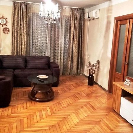 Apartment K. Gamsakhurdia St. Батумі Екстер'єр фото