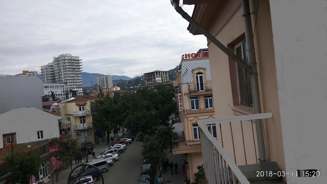 Apartment K. Gamsakhurdia St. Батумі Екстер'єр фото